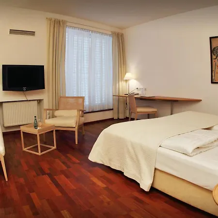Boutique Hauser Ξενοδοχείο 4*