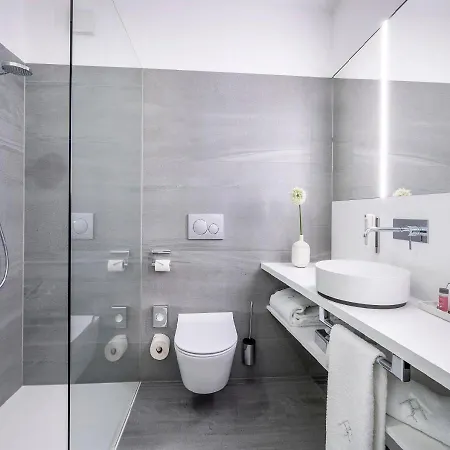 Boutique Hauser Hotell 4*